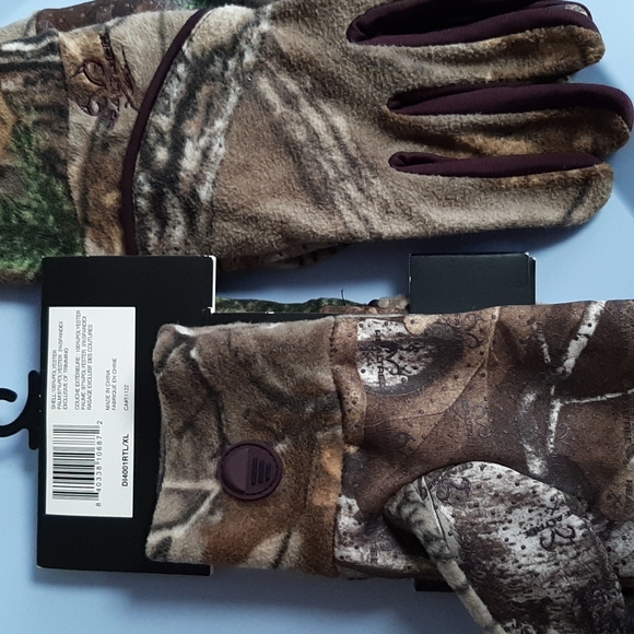 Realtree Women's non slip touch screen compatible fleece gloves - Picture 2 of 4